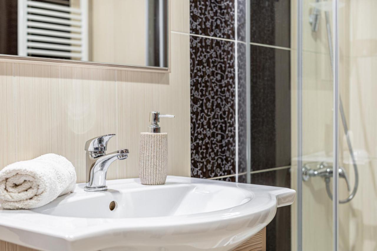 Ari Blue Apartment Ared In Kaufland Complex アラド エクステリア 写真