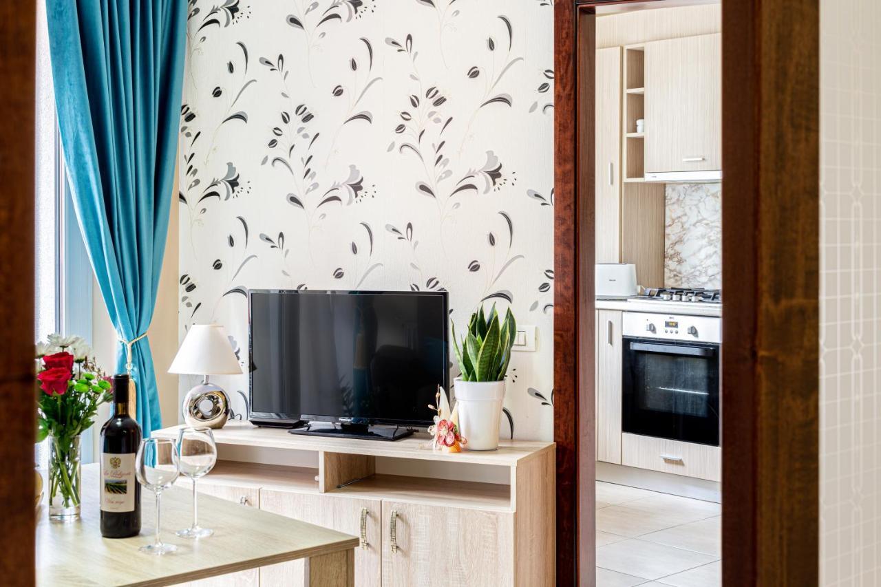 Ari Blue Apartment Ared In Kaufland Complex アラド エクステリア 写真