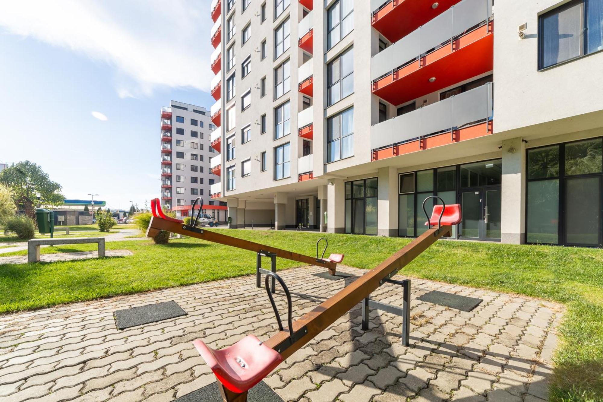 Ari Blue Apartment Ared In Kaufland Complex アラド エクステリア 写真