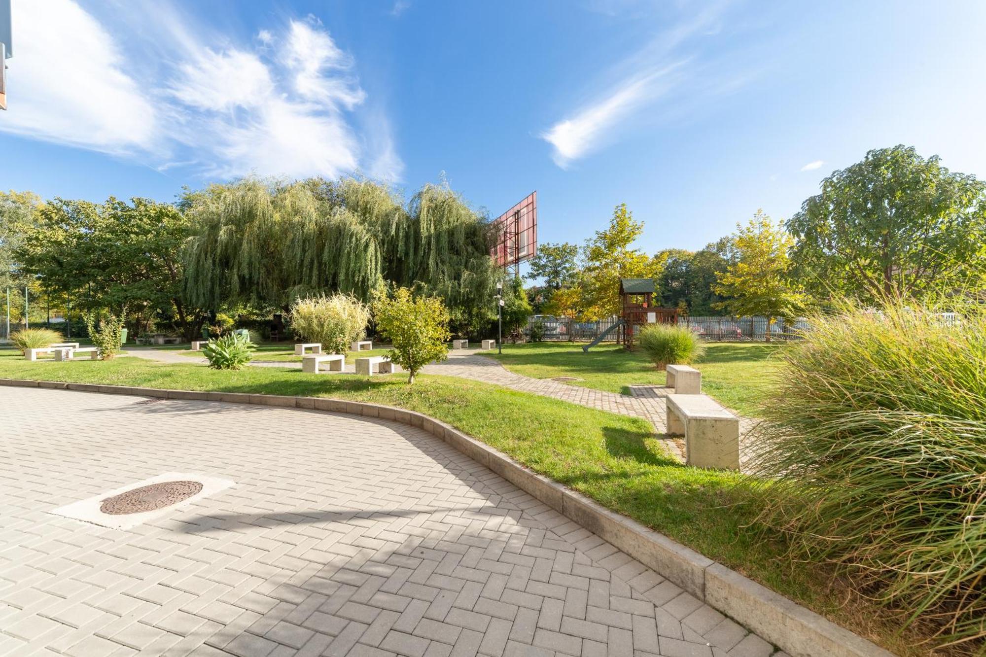Ari Blue Apartment Ared In Kaufland Complex アラド エクステリア 写真